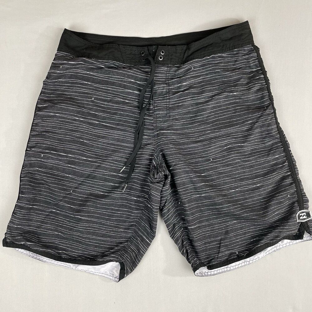 Billabong Swim Trunks Board Shorts Men’s 38 Black White Striped Skater Grunge